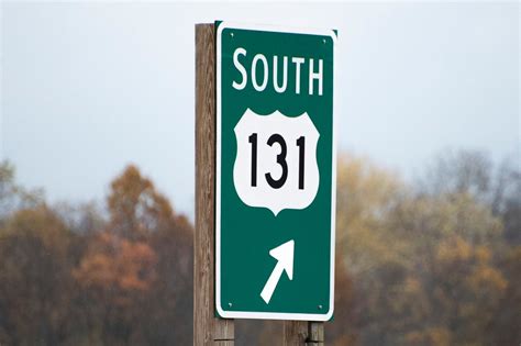 Flashing Signs Will Warn Wrong Way Drivers On Michigan Highway Ramps