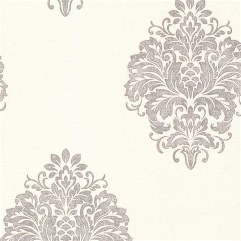 A Classy Damask Wallpaper In Silver And White A Large Scale Regal