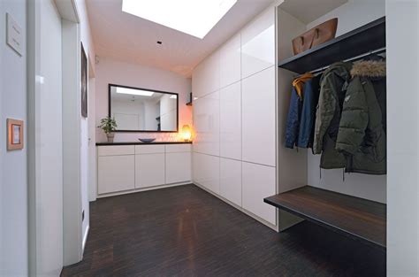 Weitere ideen zu garderobe modern, schlafzimmer schrank, schlafzimmer design. Garderobe Flur modern in Weiß lack und Räuchereiche ohne ...
