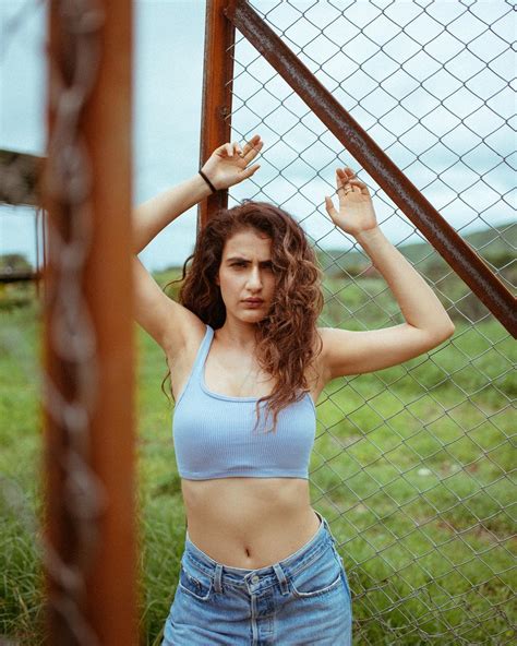 Fatima Sana Shaikh Oozes Oomph In New Photoshoot See The Dangal Actress Look Uber Sexy News18
