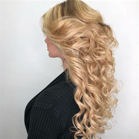21 Blonde Curly Hair Ideas Trending In 2022