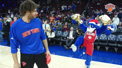 New york jets, new york yankees, new york giants, new york mets, new york knicks going by mascot: Robin Lopez Topples Franklin, Sixers Mascot - YouTube