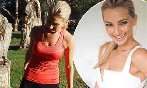 The Bachelor S Anna Heinrich Shows Off Her Toned Figure In Latest Instagram Selfie Daily Mail
