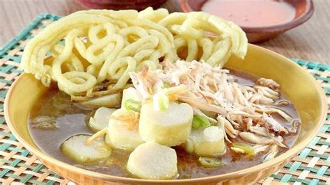 20 september 2019 by kupanglontong28. Resep Lontong Dekem Enak, Olahan Lontong Khas Pemalang ...