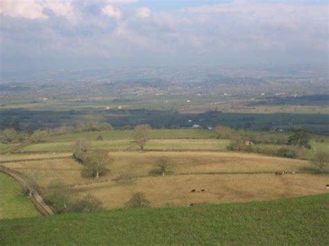 It is a strange hill which seems to attract different myths, legends and happenings through the centuries. Mendip Hills - Glastonbury, England, Storbritannien ...