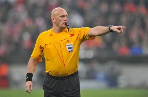Ob abseits oder nicht, dürfte neben „drin oder nicht drin eine der meist diskutierten die abseitsregel, wie man sie heute im fußball kennt, gilt seit 1925. Fußball-Regeln: Abseits ist, wenn der Schiedsrichter ...