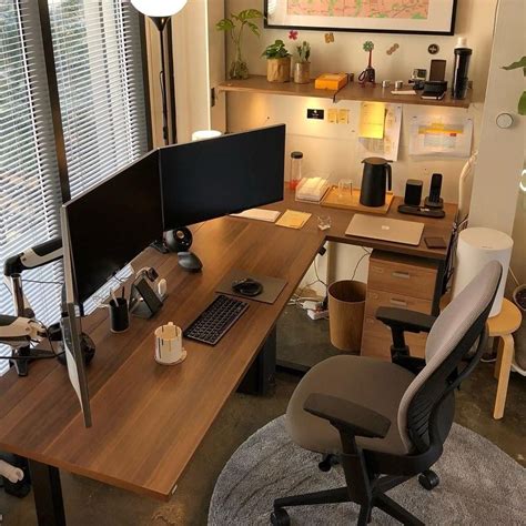 Pin By Alex V On Projetos Home Office Setup Home Office Layouts