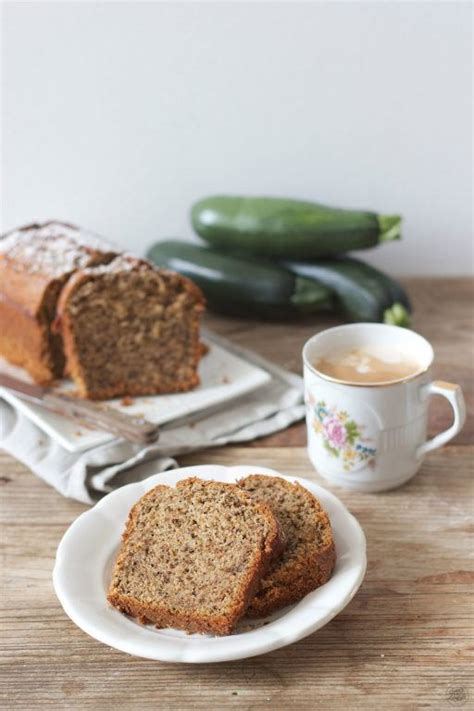 Mehl, backpulver und natron mischen. Zucchini Nuss Kuchen Rezept - Sweets and Lifestyle