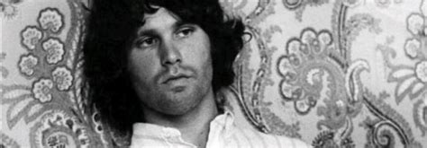 Youtuber Afirma Que Jim Morrison Vive Como Un Habitante De La Calle En