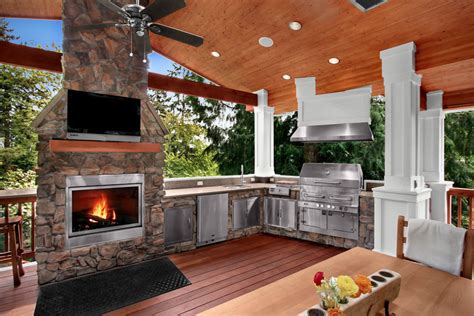 A Look At Some Outdoor Kitchens From Homes Of The Rich