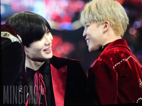 Jimin and taemin, who're known to be close friends, are both the dance machines of their group. 161202 Mnet Asian Music Awards - Taemin and Jimin (con ...