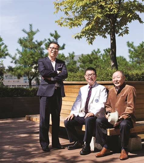 권영찬은 6월 8일 종영한 kbs 2tv 월화드라마 '오월의 청춘'(극본 이강/연출 송민엽)에서 군인 김경수 역을 맡아 열연했다. 심장, 그리고 사랑에 대한 이야기 - 심장내과 김경수 교수 ...