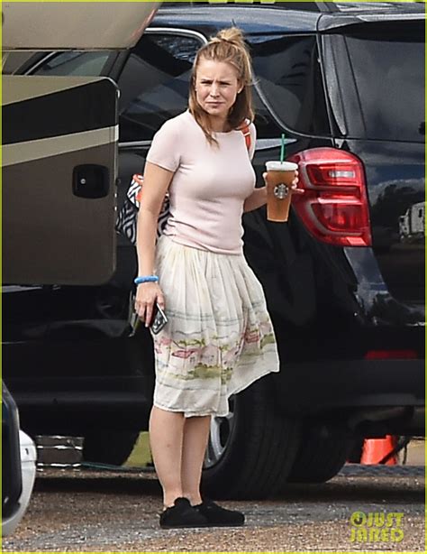 Photo Mila Kunis Kristen Bell Are Bad Moms Only On Movie Sets 01