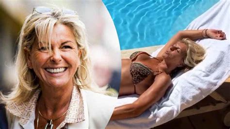 Caroline Margeridon 55 Ans Surprend Ses Fans Avec Des Photos En Mini Bikini