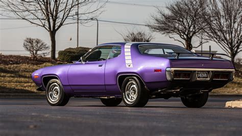 1971 Plum Crazy Purple Roadrunner Crazy Loe
