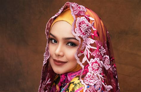 Download lagu mp3 cindai siti nurhaliza gratis. Rilis Single Terbaru, Siti Nurhaliza Gandeng Musisi Melly ...