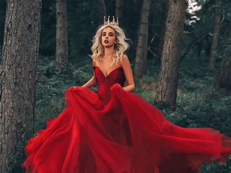Red Wedding Dresses 18 Lovely Options For Brides