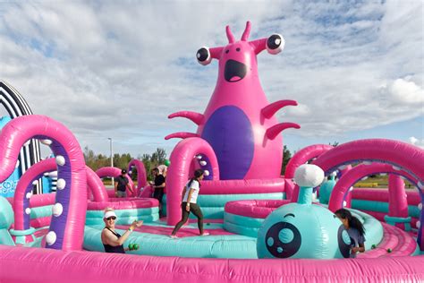 Big Bounce America The Worlds Biggest Inflatable Theme Park Blooloop