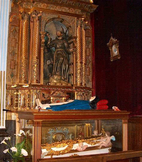 Sepulcro María de Jesús de Agreda | St catherine of siena, St clare's