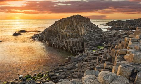 It is the most popular tourist attraction in northern ireland and was voted as the 4th best natural wonder in the uk. Giant's Causeway: Selciato del Gigante, tra storia e ...