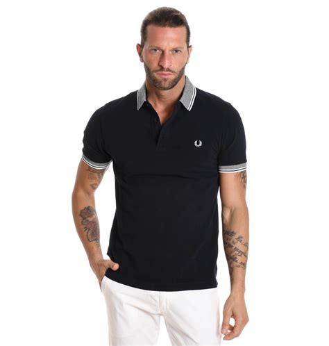 Shop over 530 top fred perry men's fashion and earn cash back from retailers such as asos, farfetch, and giglio and others such as italist and zappos all in one place. Outlet Fred Perry -50% - Polo uomo Blu scuro € 60
