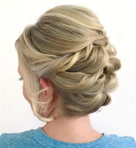 50 Ravishing Mother Of The Bride Hairstyles In 2020