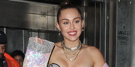 Miley Cyrus Shows Off Checkered Flag Underwear In Thirst Trap Video