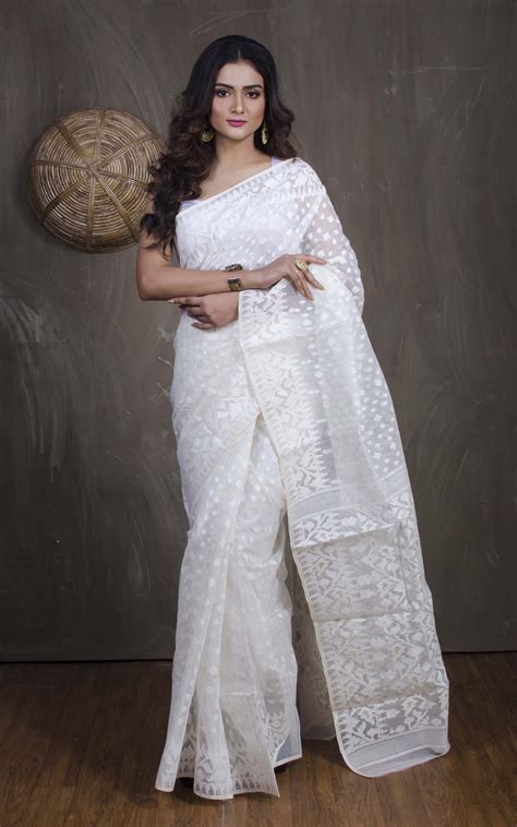 Pure Handloom Dhakai Jamdani Saree In Off White Saree Look Dhakai
