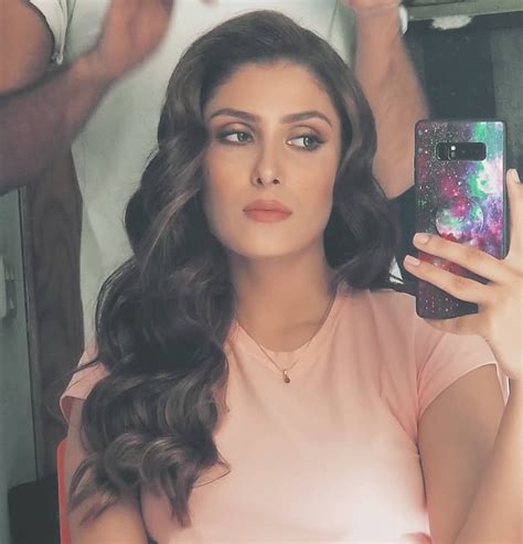 Pin On Ayeza Khan