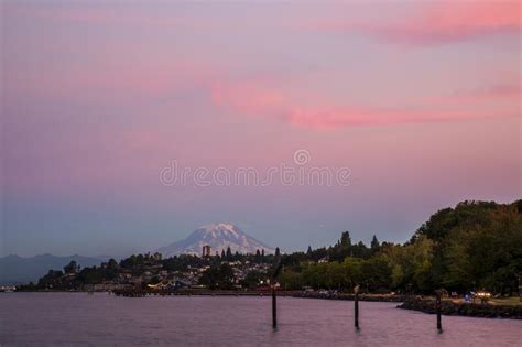 Landscapes Of Tacoma In Sunset With Mt Rainier Background Stock Photo