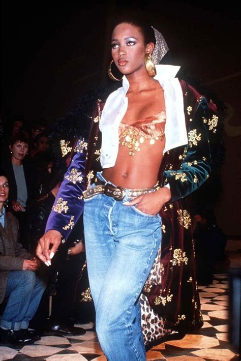 Naomi Campbells Best Runway Moments And Most Iconic Style Through The Years Artofit