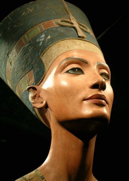 queen nefertiti bust 3400 year old egyptian pharaohs ancient egyptian art ancient history