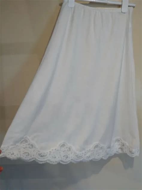 Vintage Wonder Maid Fine Lingerie Half Slip Size Medium White With Lace