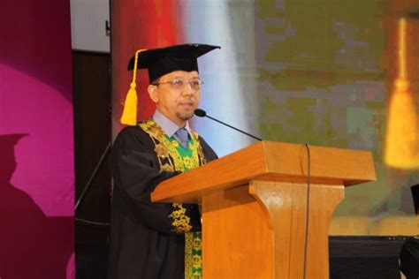 Sekolah sering membuat pengumuman untuk kegiatan tertentu. Sambutan Ketua Yayasan Bina Tsaqofah Pada Wisuda Ke-14 ...