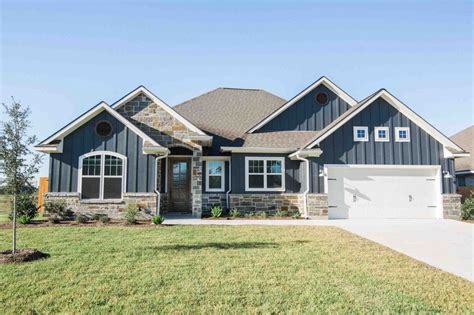 Ranch Style Home With Front Porch House Exterior Blue Craftsman Home