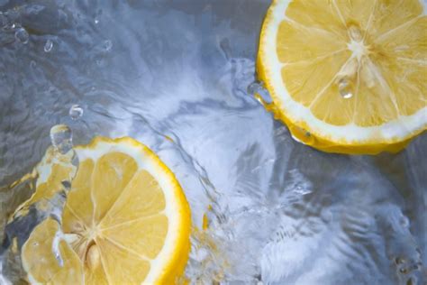 Kelebihan dan kebaikan meminum air suam: 7 Kebaikan Lemon Yang Anda Mesti Tahu | Figura International