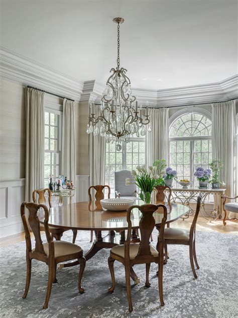 20 Fantastic Traditional Dining Room Interiors That