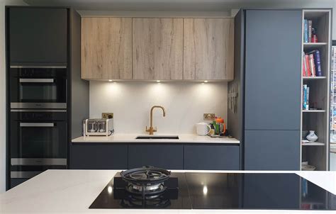 4 Ideas For The Perfect Handleless Kitchen Design Find Your Kitchen