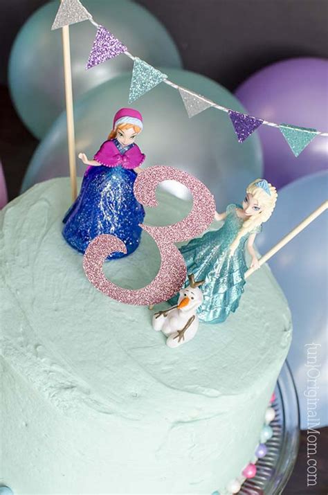 Pink birthday cake keyboard key, entertainment background. Easy Frozen Birthday Cake