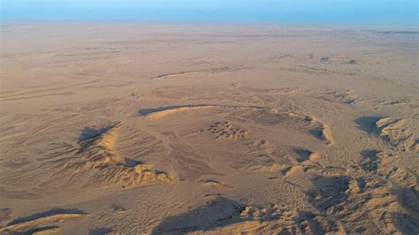 Huge Meteorite Crater Discovered In Oman The Arabian Stories News