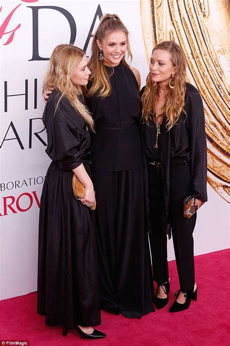 Elizabeth Olsen Reveals Why Her Sisters Are Tight Lipped Daily Mail
