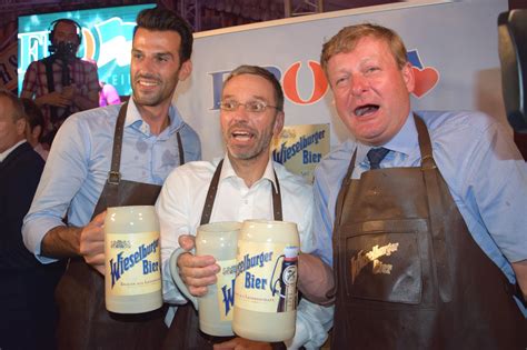 Die freiheitlichen gaben am donnerstag per aussendung bekannt, dass ihr parteichef am freitagvormittag eine „persönliche erklärung. "Blauer Montag": Herbert Kickl am Wachauer Volksfest - Krems