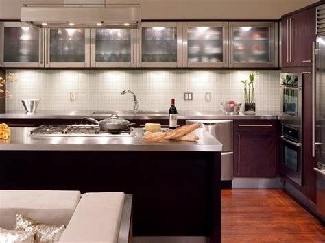Find ideas and inspiration for seeded glass cabinet door ideas to add to your own home. Glass front kitchen cabinets for a fashionable look in the ...