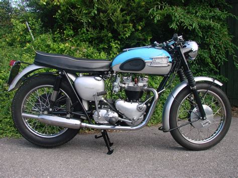 With all the capability of the t120, the bonneville black adds understated style and a whole lot of attitude. 1961 TRIUMPH T120 BONNEVILLE | BOL D'OR MOTORCYCLES
