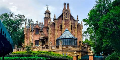 Tower Of Terror Vs Haunted Mansion Which Is Better Disney Dining