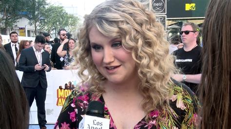 jillian bell talks 22 jump street mtv movie awards 2015 youtube