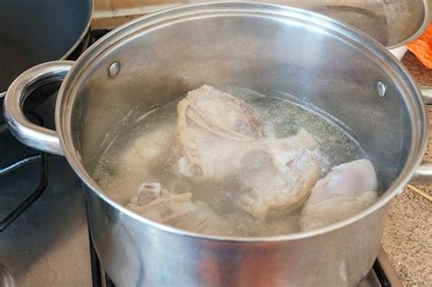 The chicken should take up 1/2 to 2/3 of the pot. How Long Does It Take to Boil Chicken Thighs? | HowChimp