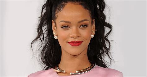 Rihanna On British Vogue Cover With Super Thin Eyebrows