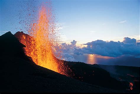 Los Cinco Volcanes Más Activos Del Mundo