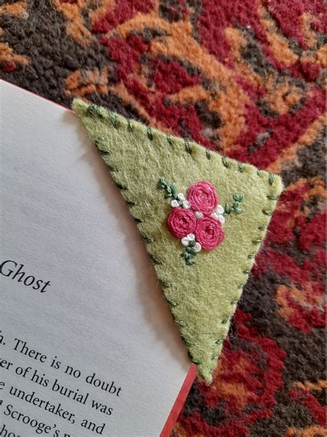 Hand Embroidered Floral Felt Corner Bookmark Mark Etsy Canada In 2022